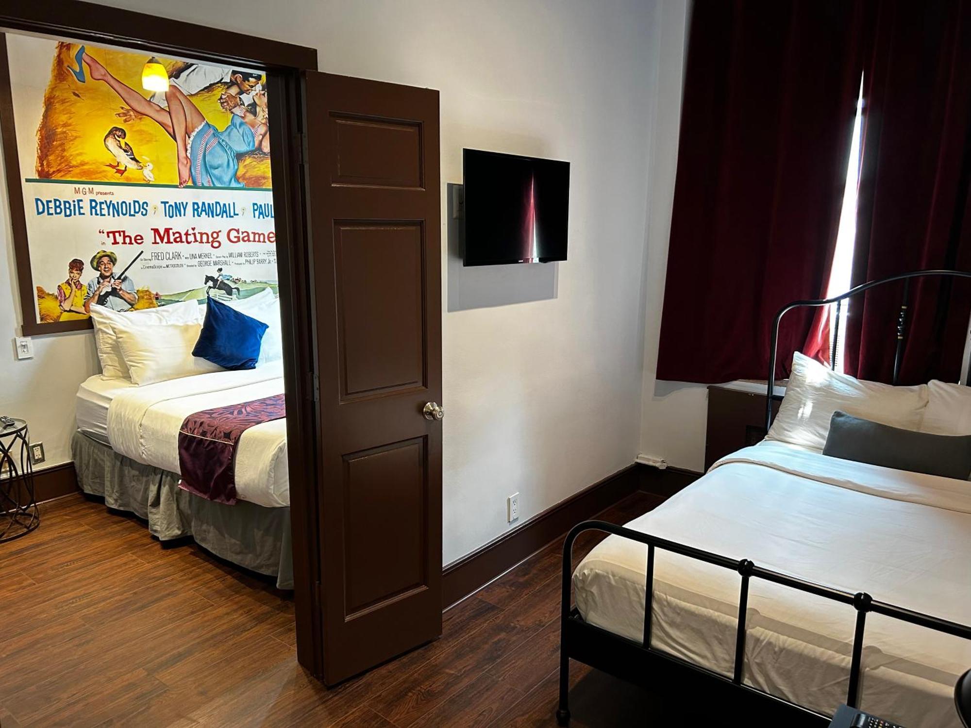 Chelsea Pines Inn Ню Йорк Екстериор снимка